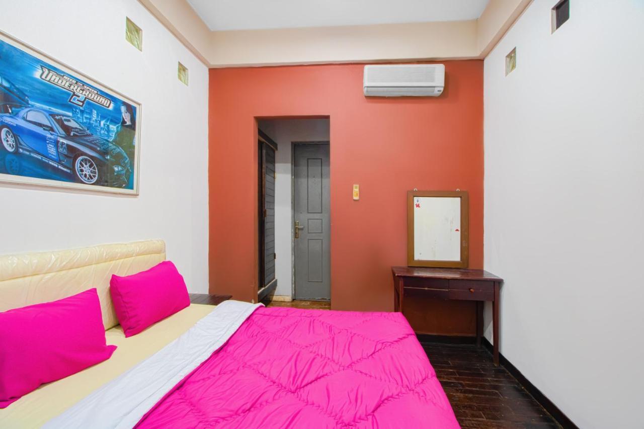 Tobana House Bintaro Hotel Jacarta Exterior foto