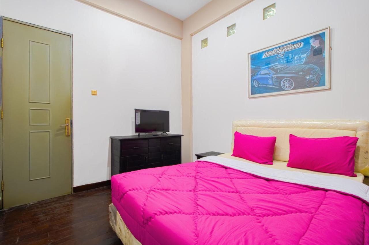 Tobana House Bintaro Hotel Jacarta Exterior foto