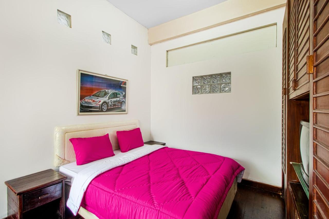Tobana House Bintaro Hotel Jacarta Exterior foto