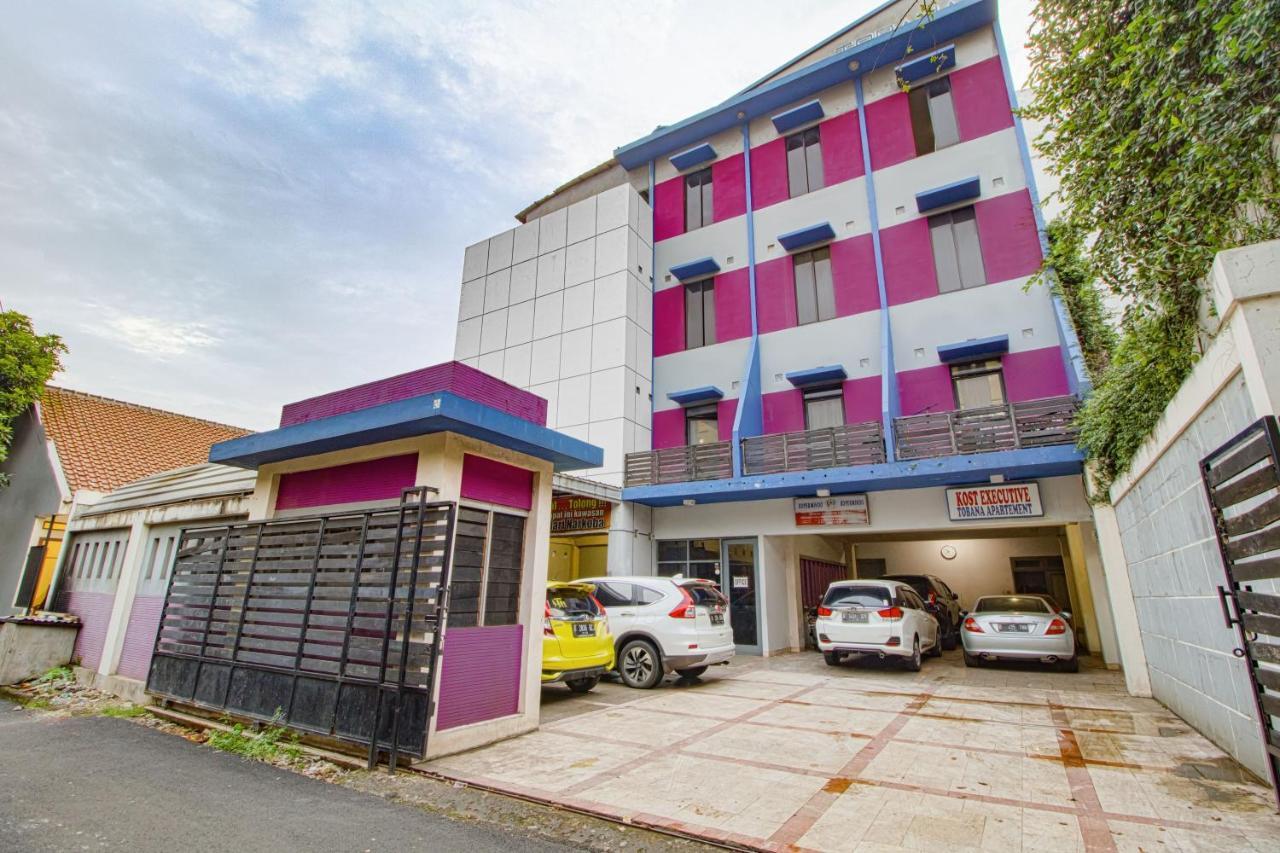 Tobana House Bintaro Hotel Jacarta Exterior foto